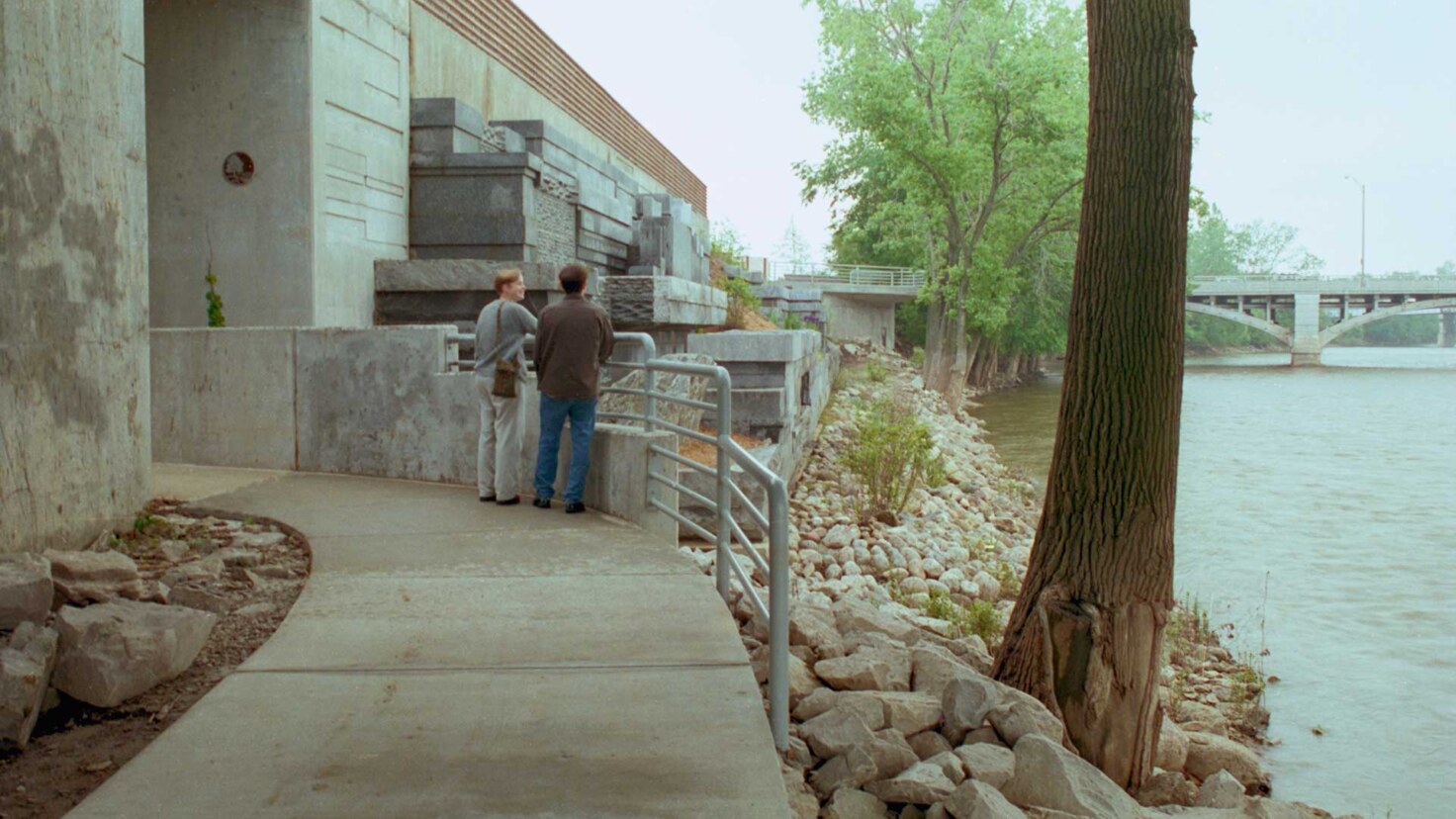 Singer_Studio_Grand_Rapids_Flood_Wall_walkway_Desktop_Web