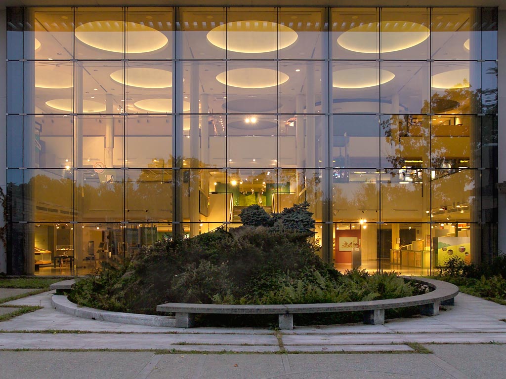 Michael_Singer_EcoTarium_Courtyard_Thumb1.jpg